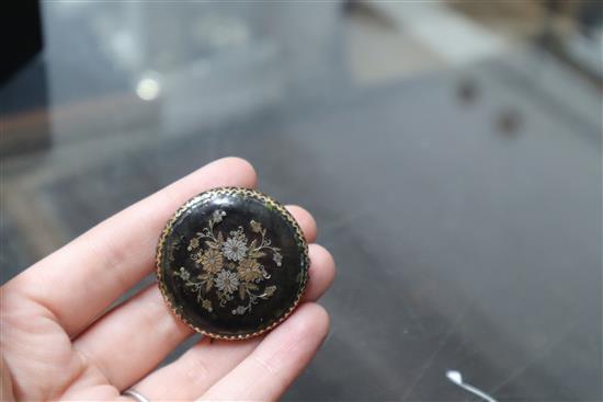 Four tortoiseshell pique items of jewellery (a.f.) including heart brooch and other jewellery including a mourning locket etc.